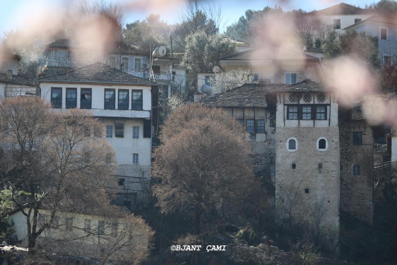 Готель Braja House Гірокастра Екстер'єр фото
