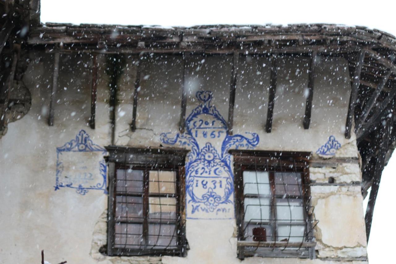 Готель Braja House Гірокастра Екстер'єр фото