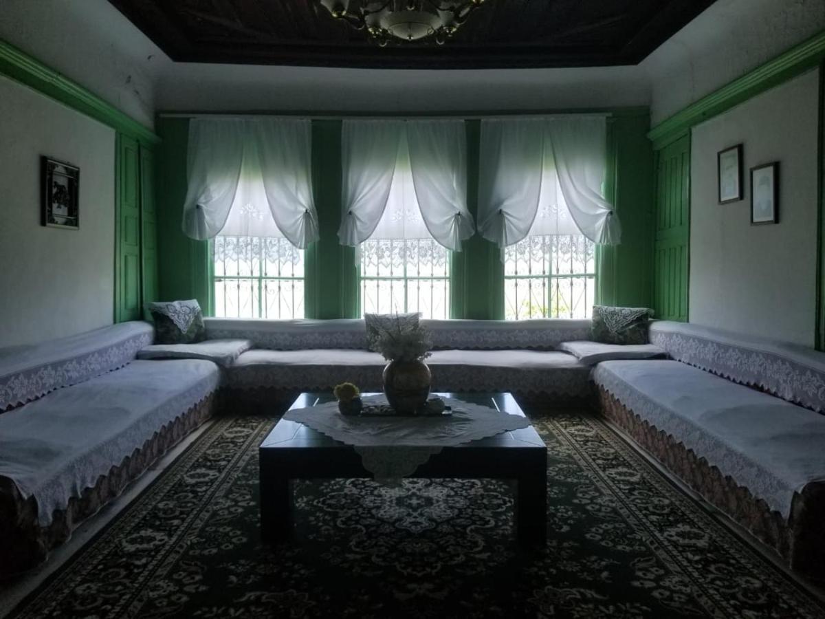 Готель Braja House Гірокастра Екстер'єр фото