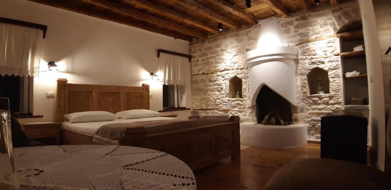 Готель Braja House Гірокастра Екстер'єр фото